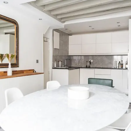 Cosy Apartment In The Heart Of Paris Parigi